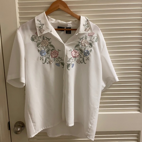 Laura Scott Tops - Laura Scott white floral embroidered blouse L